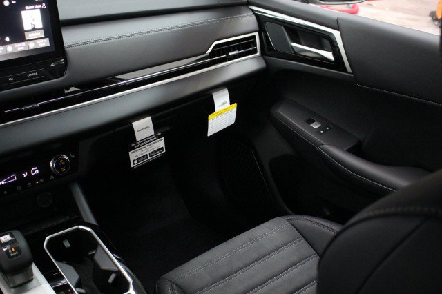 New 2026 Mitsubishi Outlander SE FWD image 21