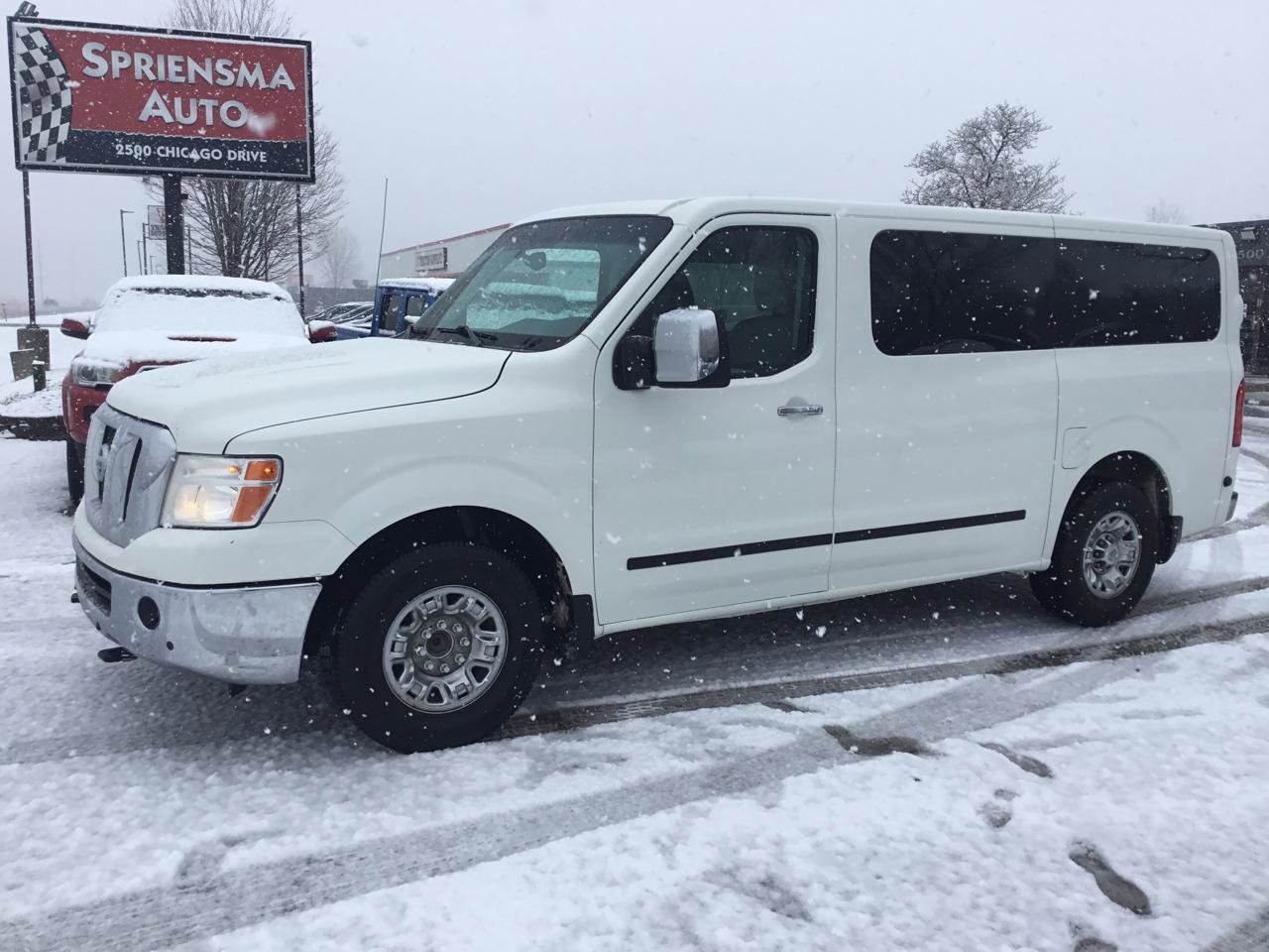 Used 2016 Nissan NV 3500 SL RWD image 13