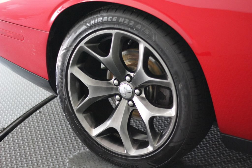 Used 2016 Dodge Challenger R/T w/ Driver Convenience Group RWD image 52