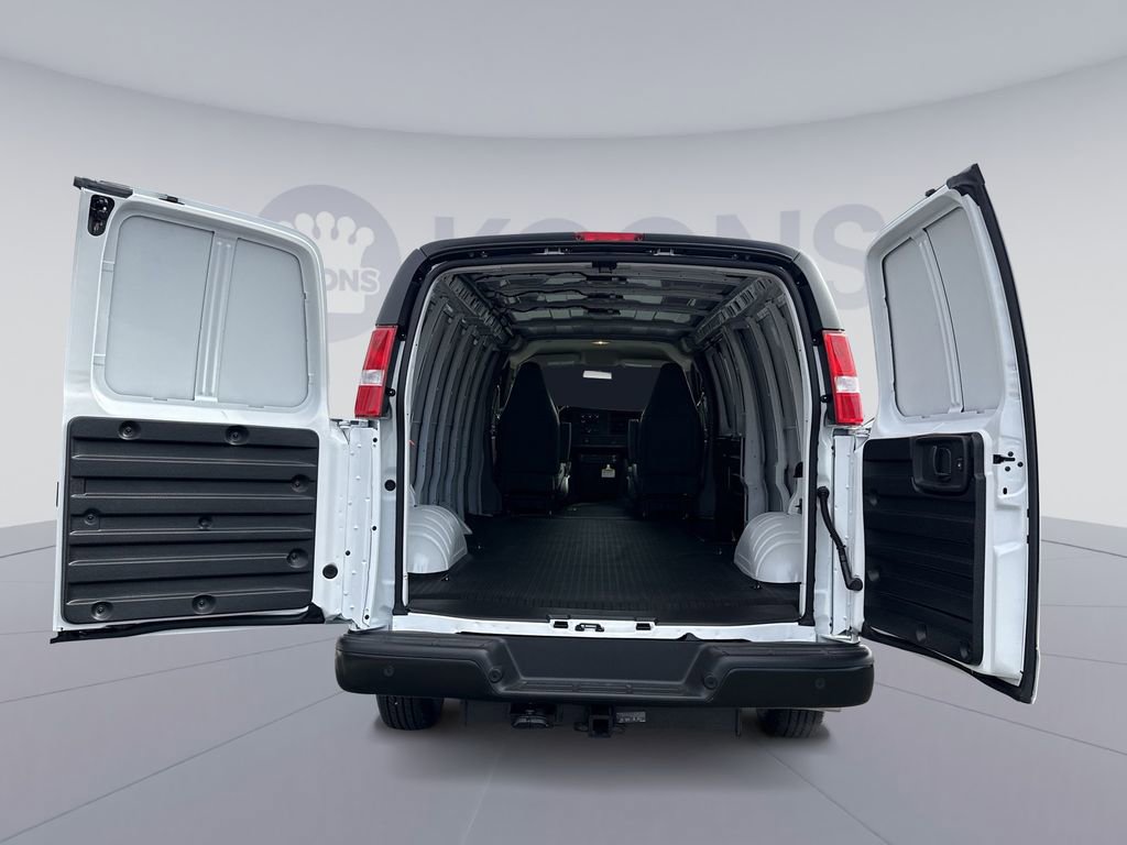 New 2026 GMC Savana 3500 Extended w/ Driver Convenience Package RWD image 23