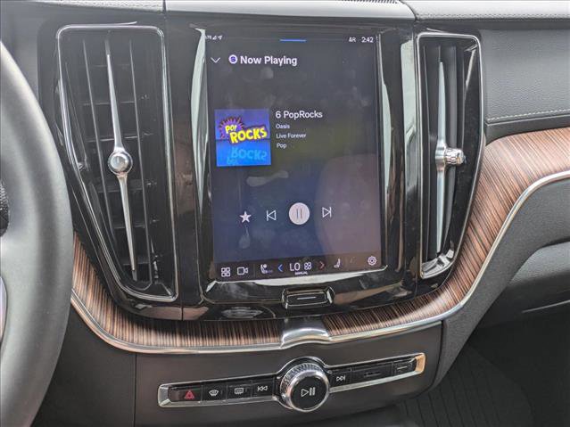 Used 2023 Volvo XC60 B5 Ultimate image 15