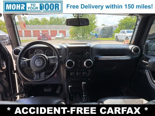 Used 2017 Jeep Wrangler Unlimited Sahara w/ Connectivity Group AWD/4WD image 34