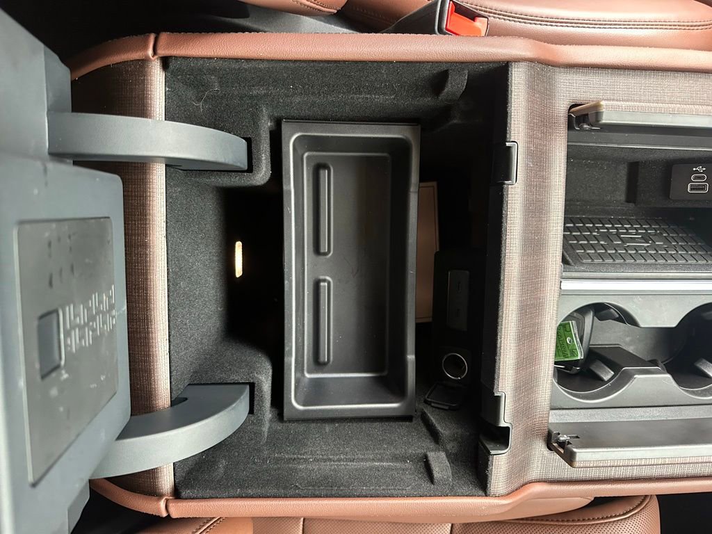 Used 2025 Lincoln Navigator Reserve image 17