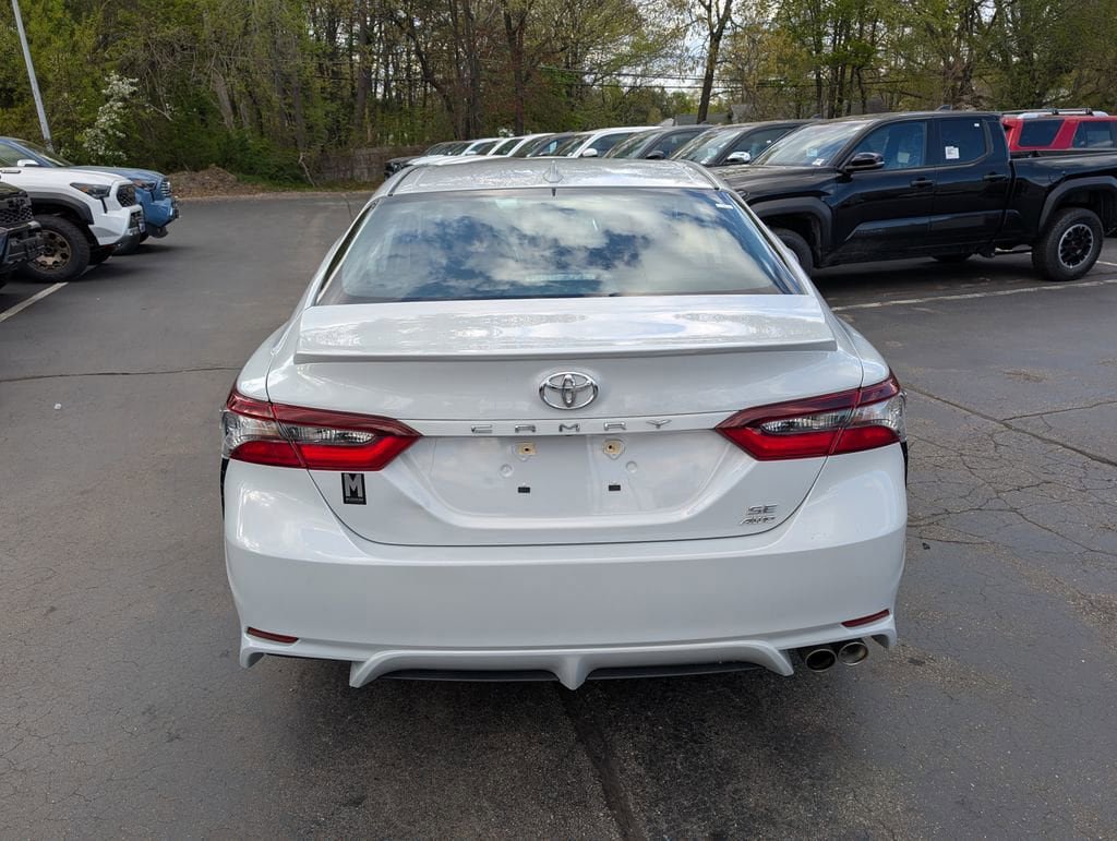 Used 2024 Toyota Camry SE w/ Cold Weather Package AWD/4WD image 5