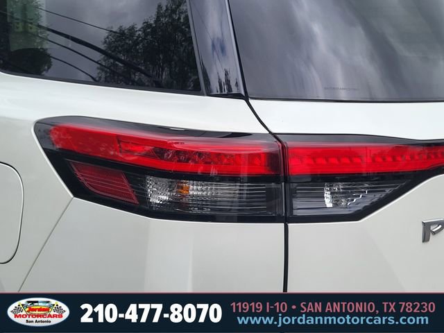 Used 2023 Nissan Pathfinder SL FWD image 9