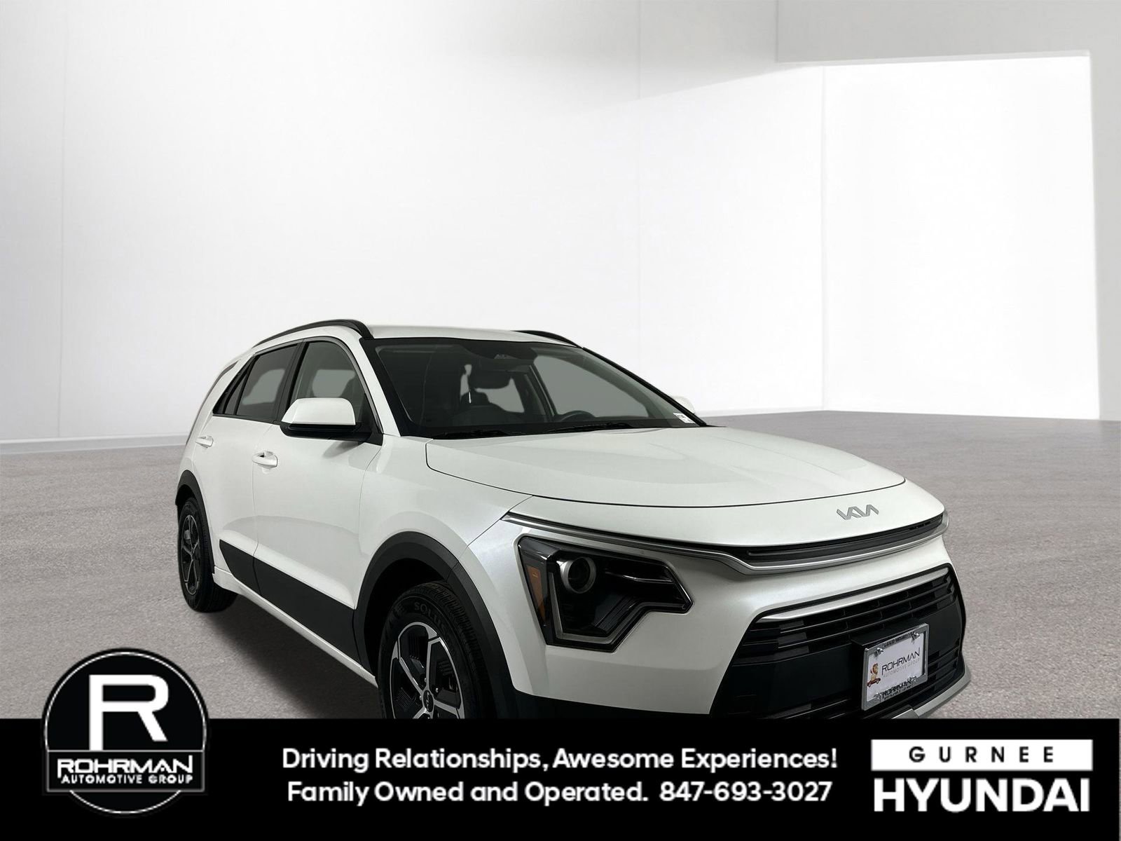 Used 2023 Kia Niro LX image 3