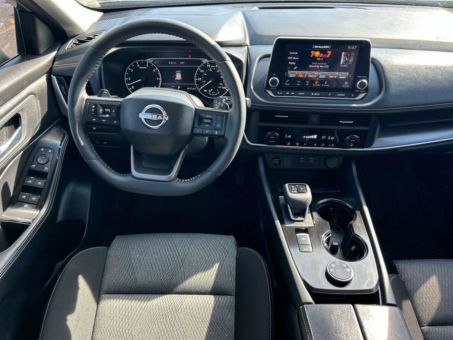 Used 2025 Nissan Rogue SV AWD/4WD image 17