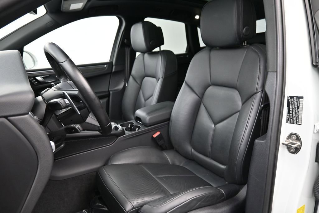 Certified 2023 Porsche Macan S AWD/4WD image 5