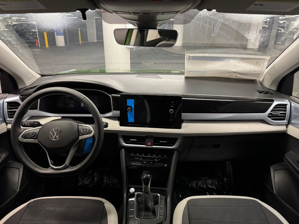 New 2025 Volkswagen Taos SE image 7