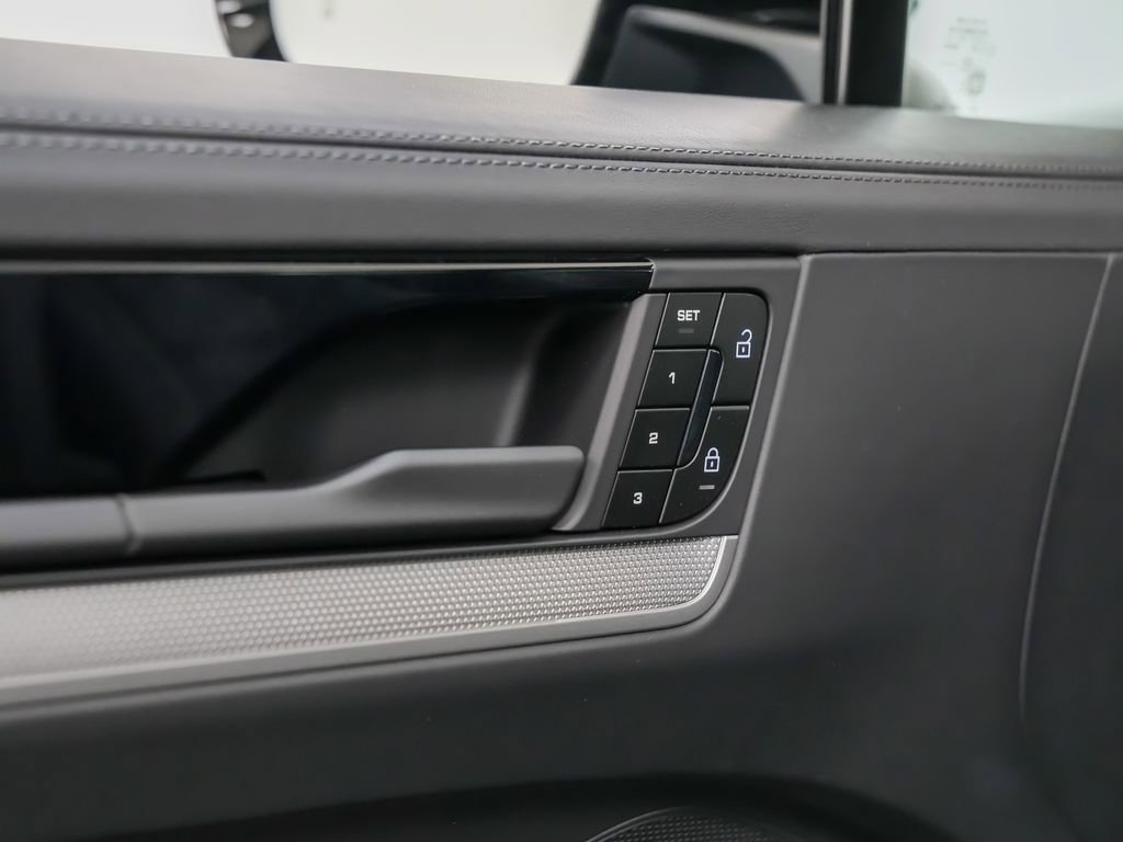 New 2026 Porsche Cayenne S AWD/4WD image 22