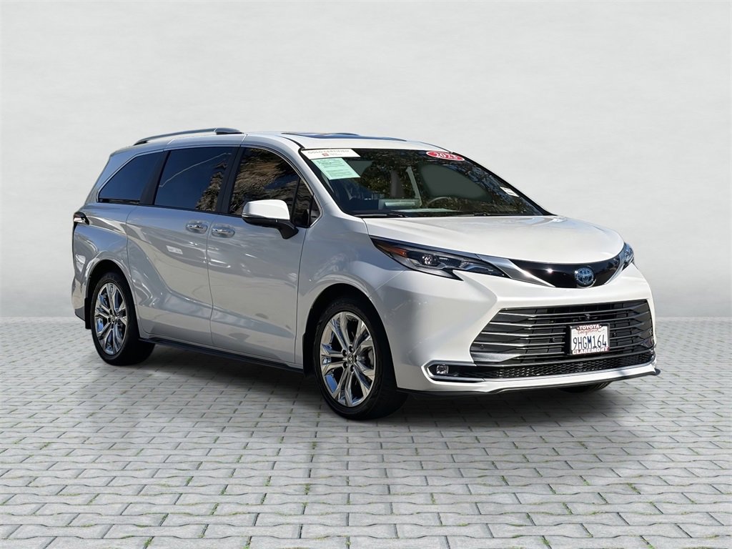 Certified 2023 Toyota Sienna Platinum image 10