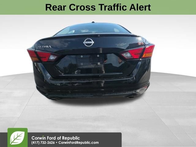Used 2025 Nissan Altima 2.5 SR image 8