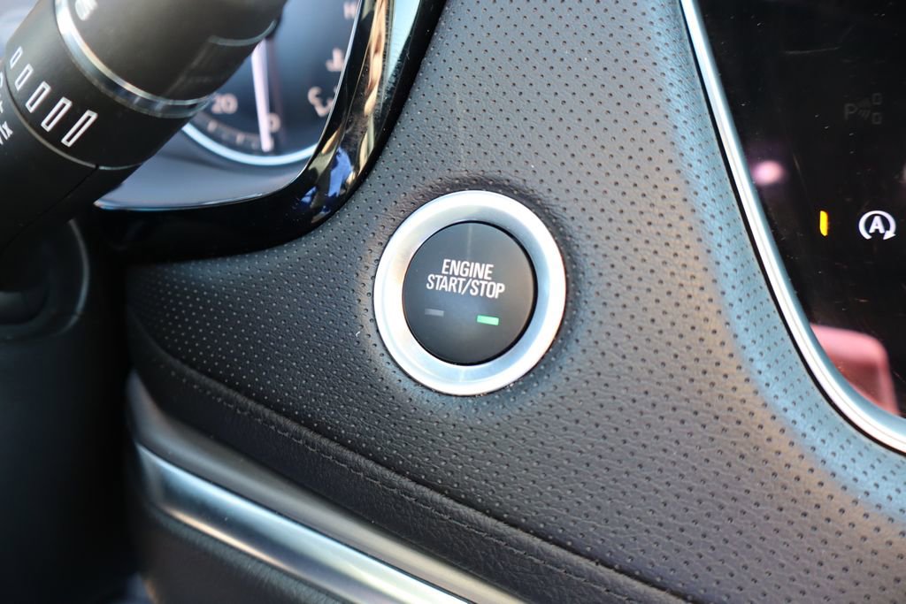 Used 2025 Cadillac XT5 Luxury AWD/4WD image 19