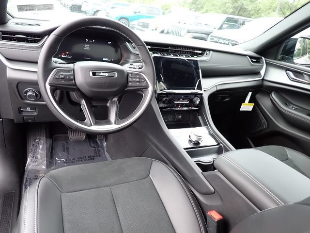New 2025 Jeep Grand Cherokee L Altitude AWD/4WD image 13