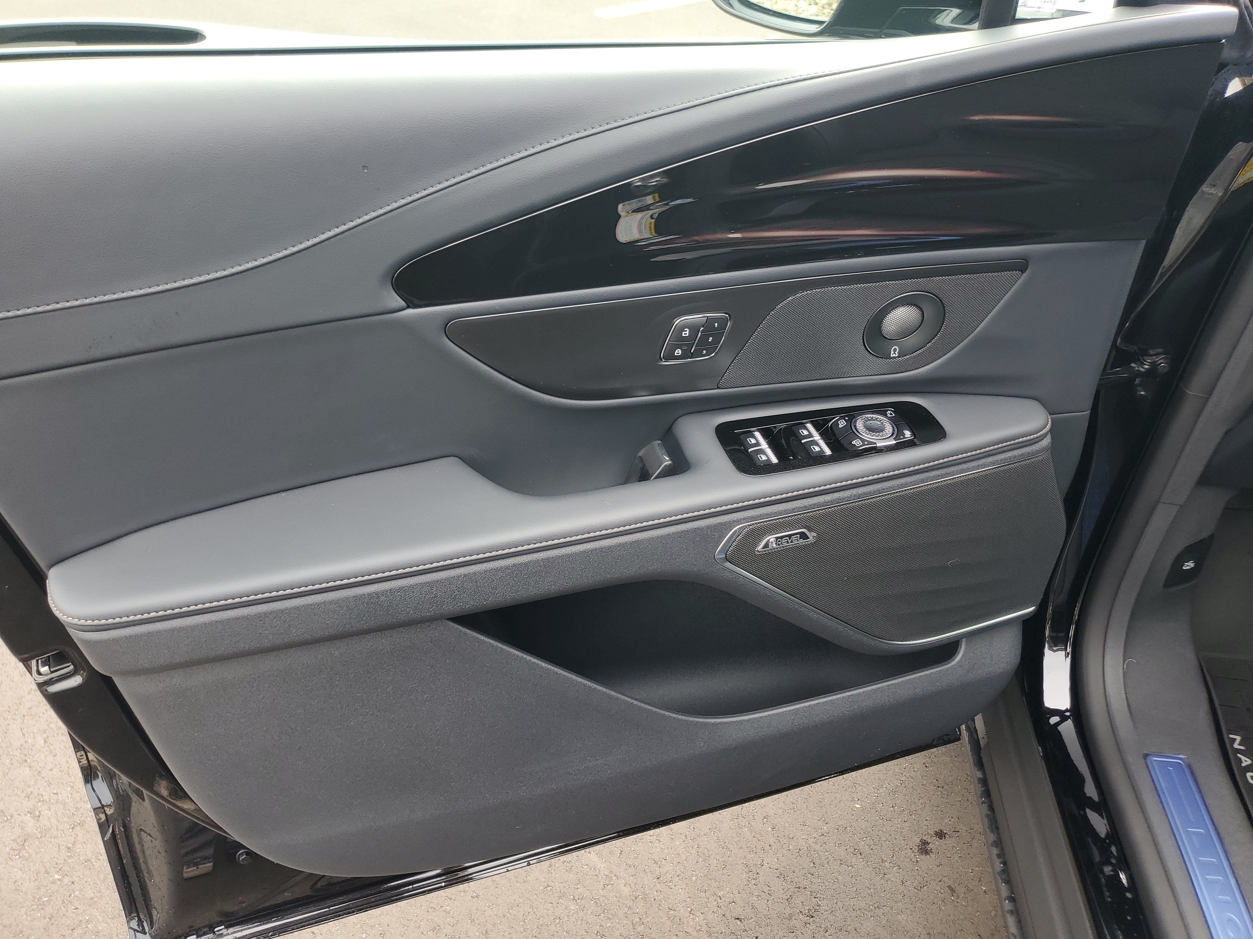 New 2026 Lincoln Nautilus Reserve AWD/4WD image 8