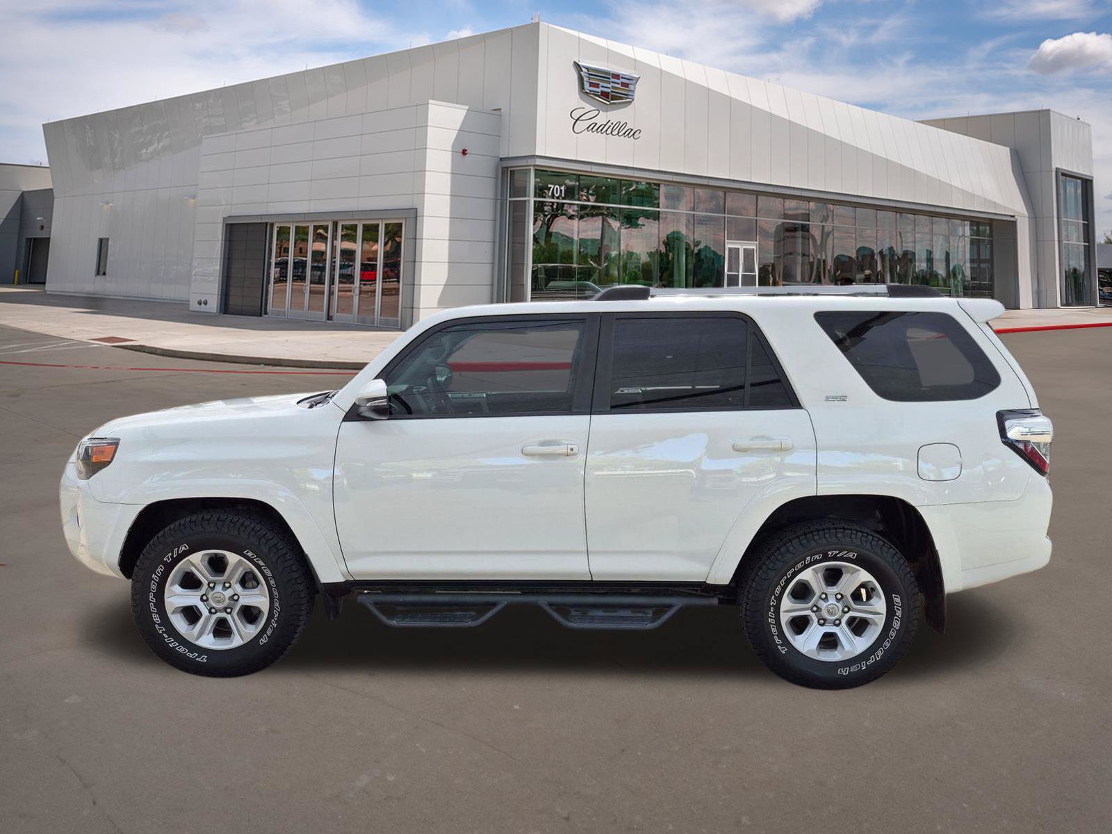 Used 2022 Toyota 4Runner SR5 Premium w/ Moonroof Package AWD/4WD image 3