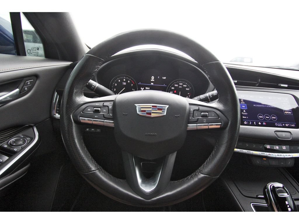 Used 2023 Cadillac XT4 Sport w/ Technology Package FWD image 14