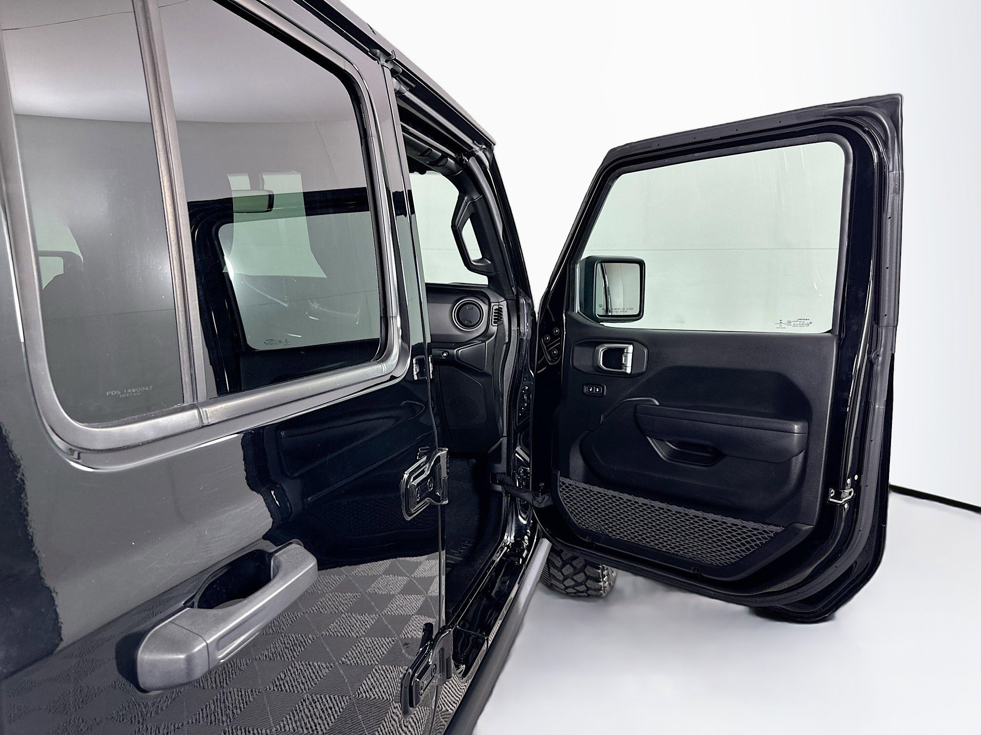 Used 2023 Jeep Wrangler Unlimited w/ Cold Weather Group AWD/4WD image 31
