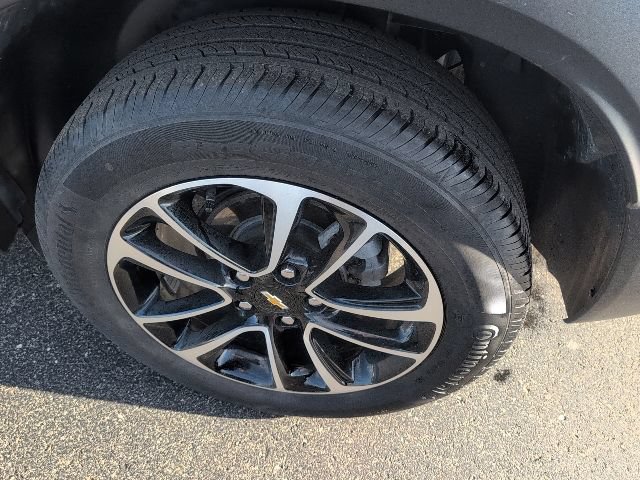 Used 2025 Chevrolet TrailBlazer LT w/ LT Cold Weather Package FWD image 13
