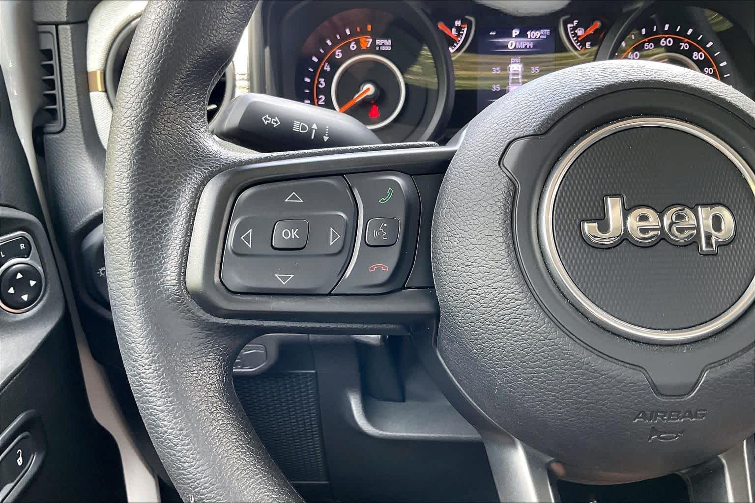 Used 2024 Jeep Gladiator Sport AWD/4WD image 18