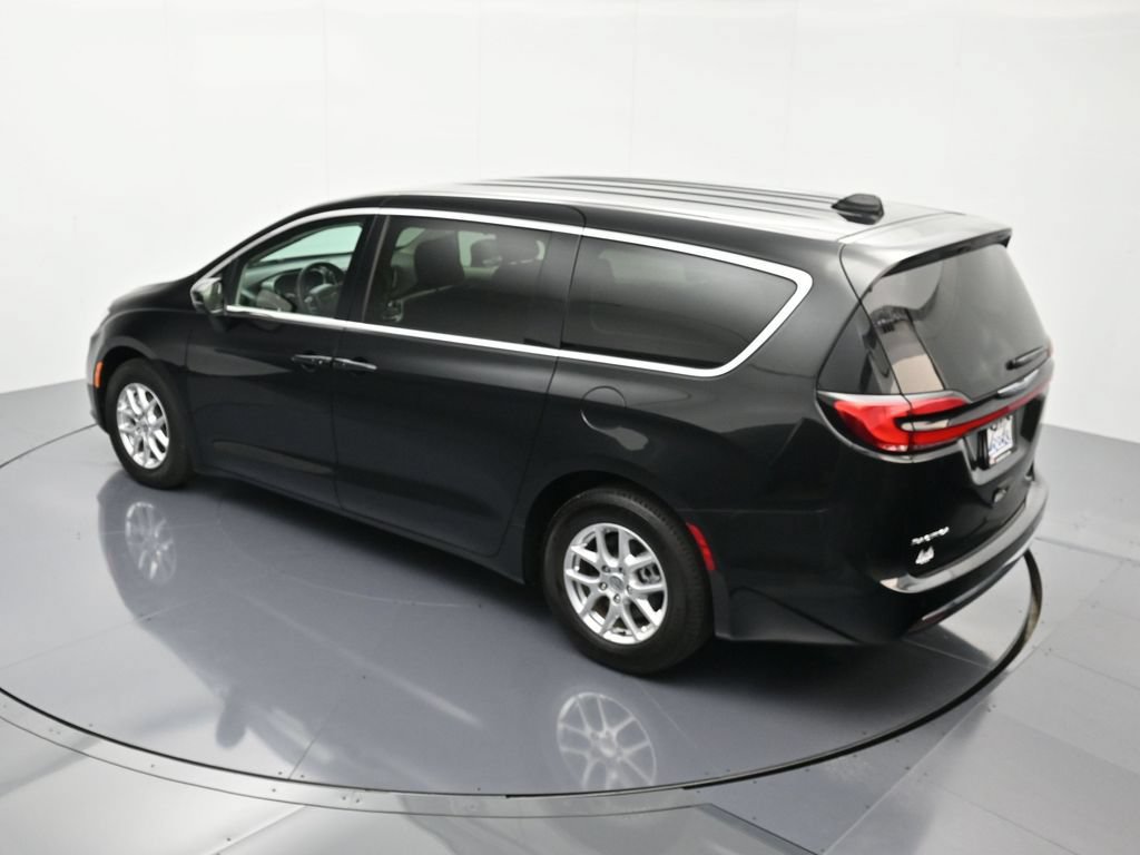 Certified 2023 Chrysler Pacifica Touring-L FWD image 36