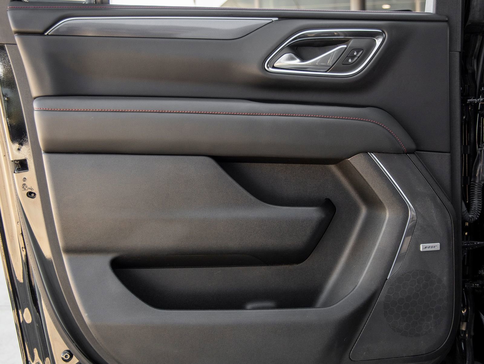 Used 2023 Chevrolet Suburban RST w/ Luxury Package image 28