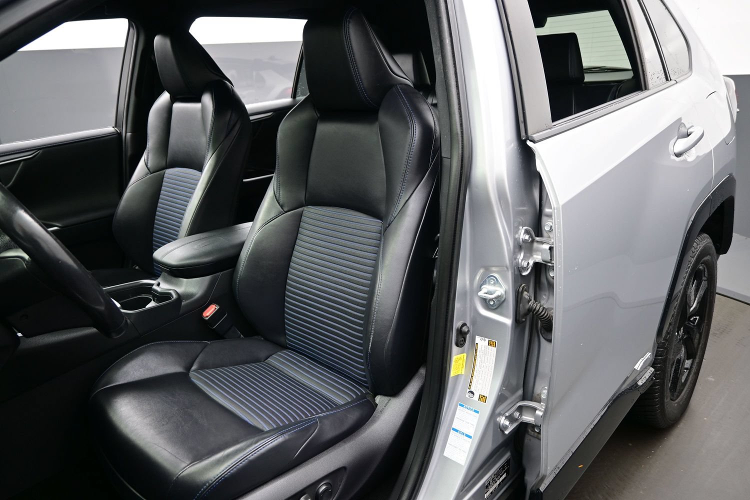 Used 2020 Toyota RAV4 XSE w/ XSE Grade Weather Package AWD/4WD image 12