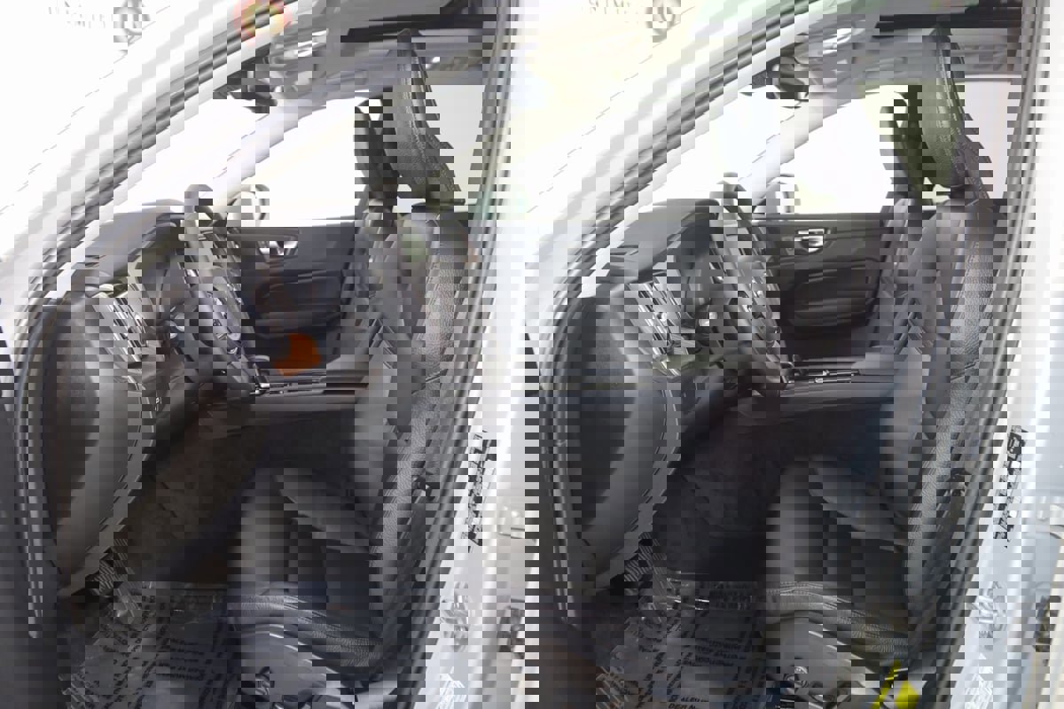 Used 2023 Volvo XC60 B5 Plus w/ Climate Package image 12