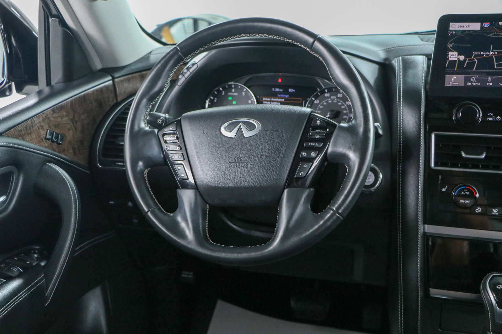 Used 2024 INFINITI QX80 Premium Select w/ All-Season Package image 13