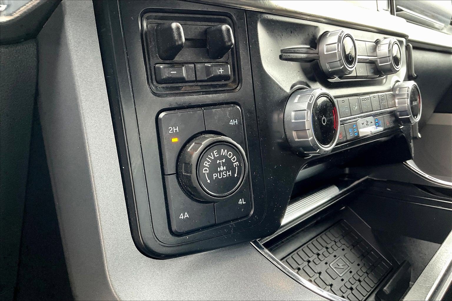 Used 2023 Ford F150 Lariat w/ Equipment Group 502A High AWD/4WD image 34
