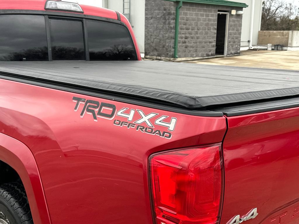 Used 2017 Toyota Tacoma SR5 w/ Tow Package image 6