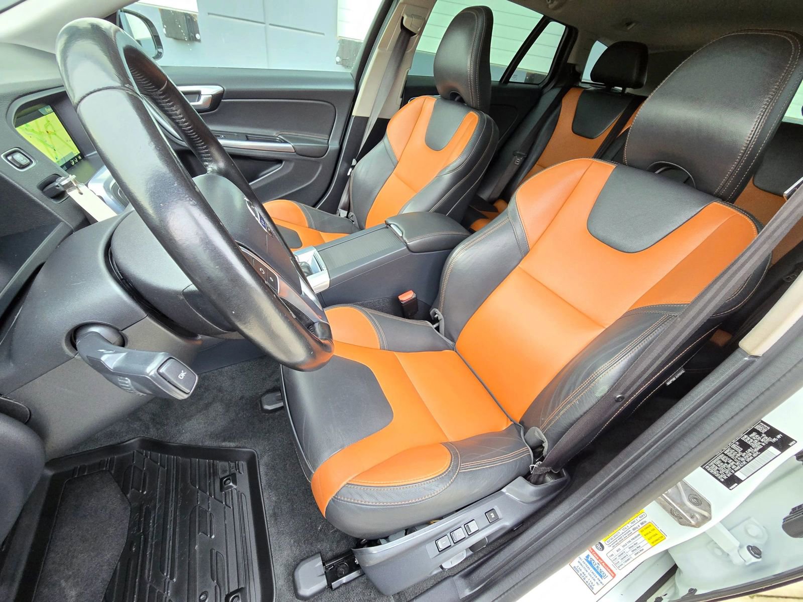 Used 2016 Volvo V60 T5 Cross Country w/ Convenience Package image 13