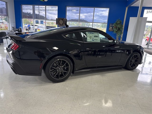 New 2025 Ford Mustang Dark Horse image 3