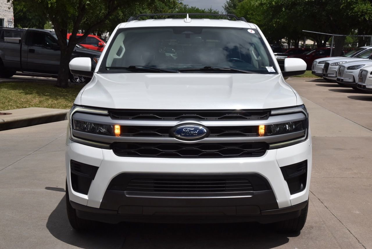 Certified 2022 Ford Expedition XLT RWD image 3