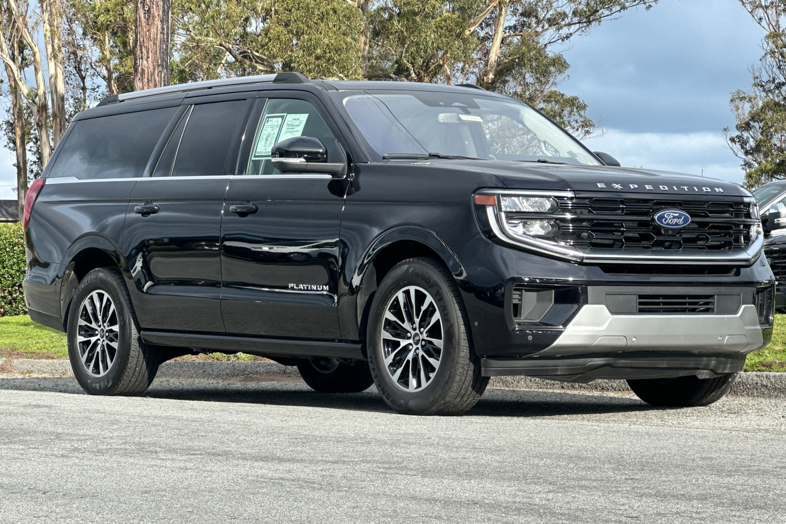 Used 2025 Ford Expedition Max Platinum AWD/4WD image 7