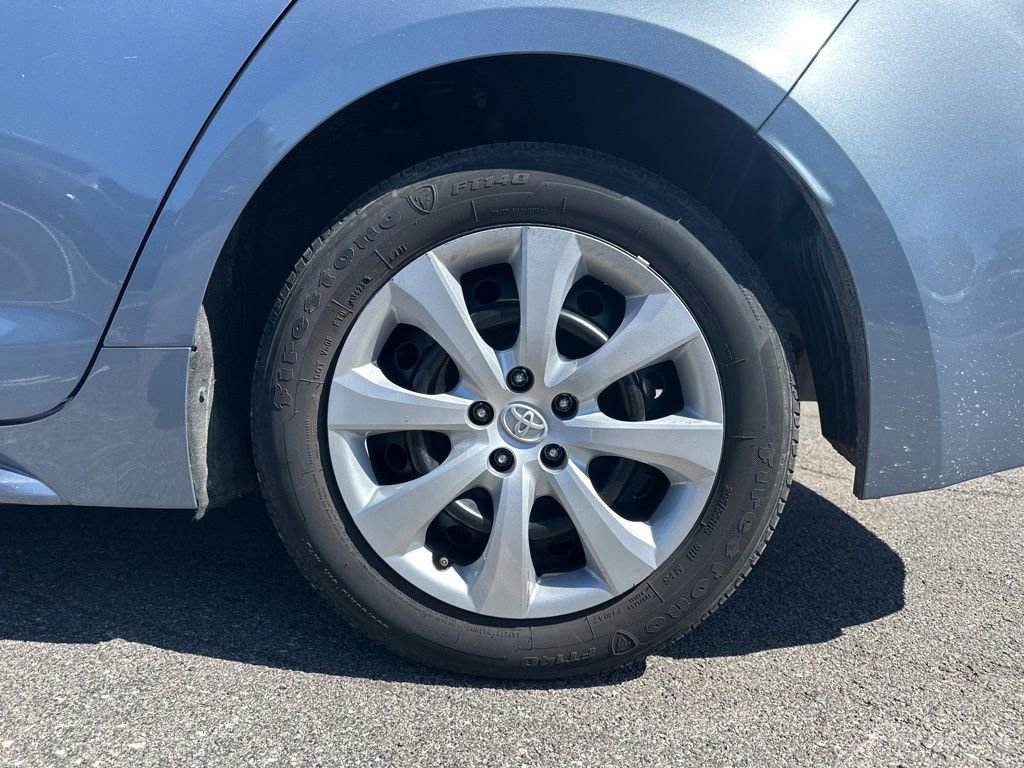 Used 2024 Toyota Corolla LE FWD image 5