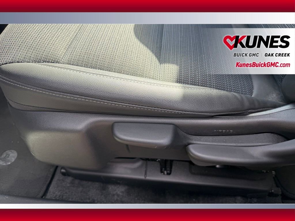 Used 2025 Buick Envista Preferred image 9