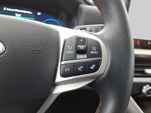 Used 2025 Ford Explorer Active w/ Active Comfort Package AWD/4WD image 20