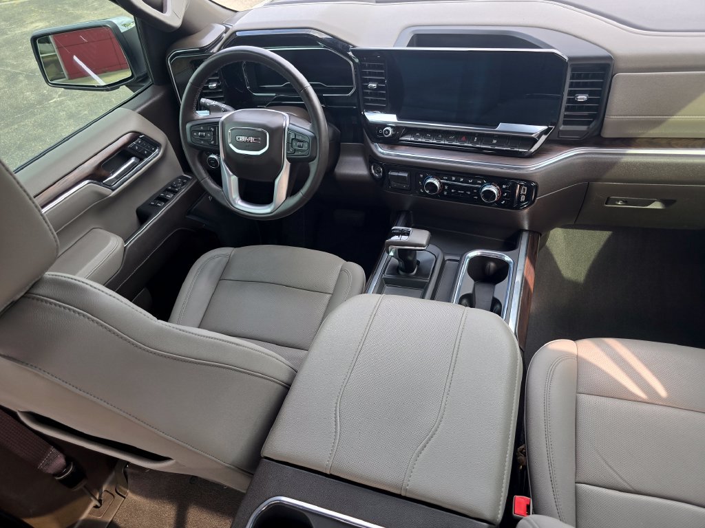 Used 2024 GMC Sierra 1500 SLT w/ SLT Premium Plus Package AWD/4WD image 23