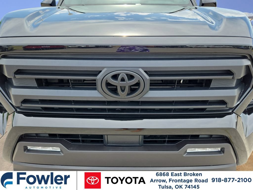 Certified 2025 Toyota Tacoma SR5 AWD/4WD image 32