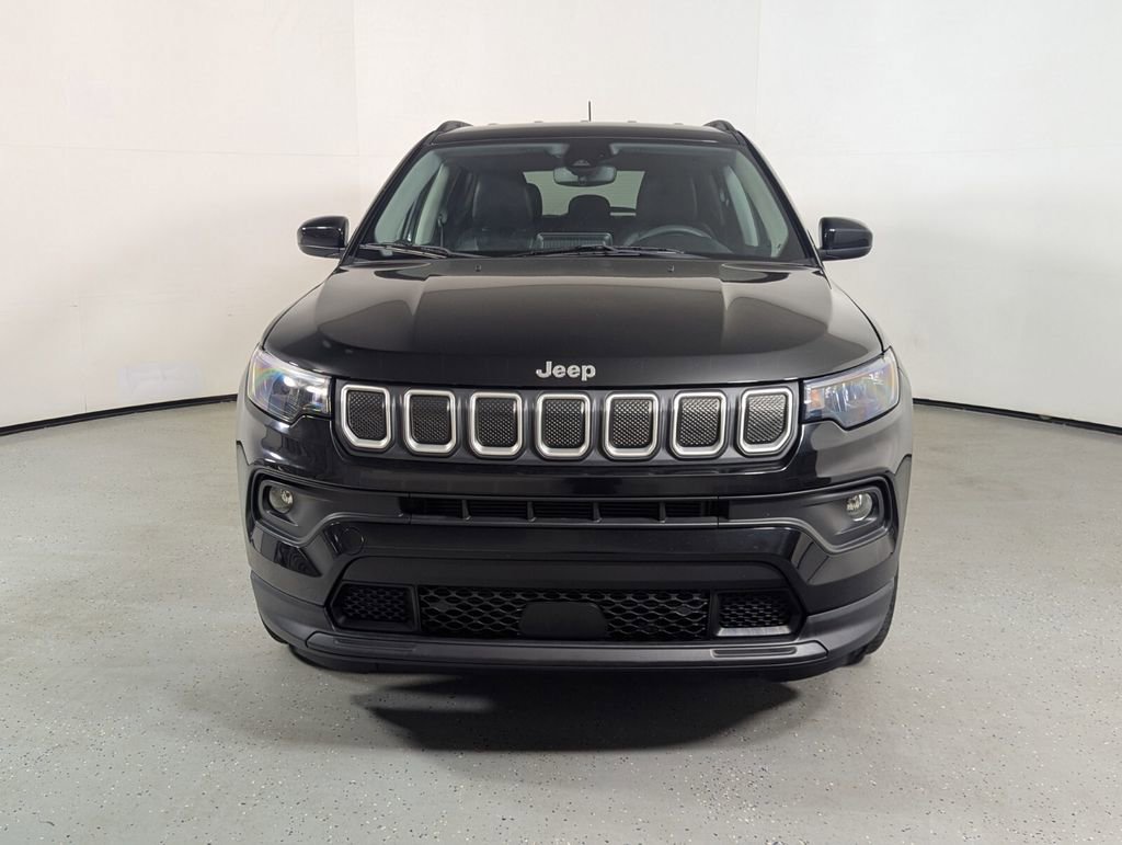 Used 2022 Jeep Compass Latitude FWD image 2