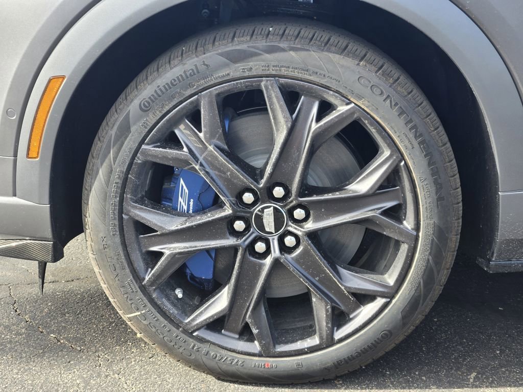 New 2026 Cadillac Optiq V w/ Magnus Launch Edition AWD/4WD image 6