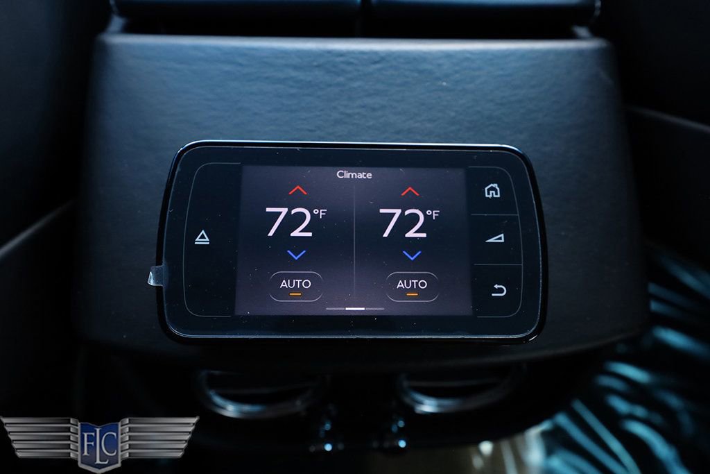 Used 2017 Bentley Bentayga image 17