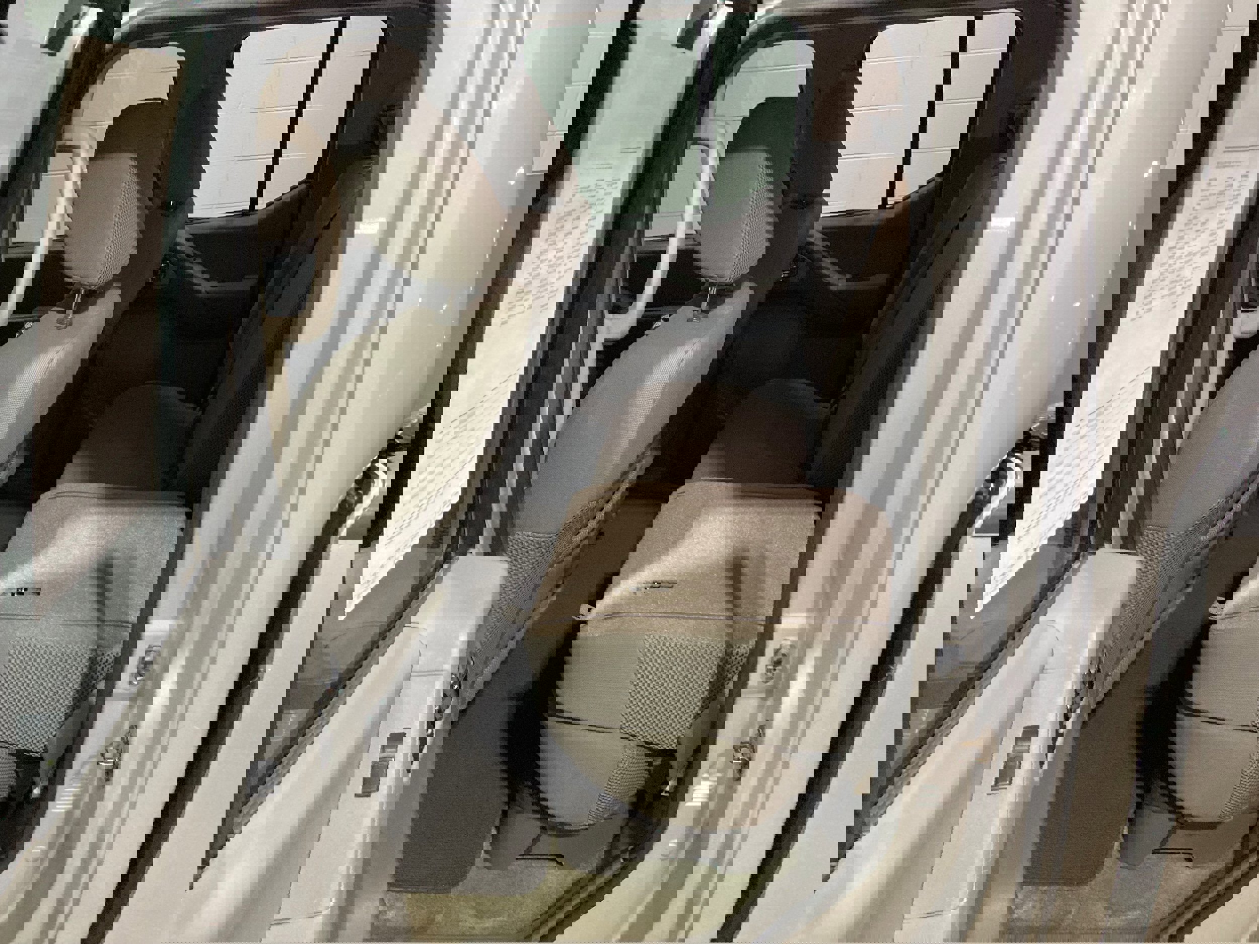 Used 2015 Nissan Frontier SV image 19