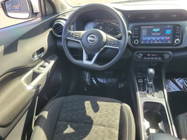 Used 2022 Nissan Kicks SV image 11