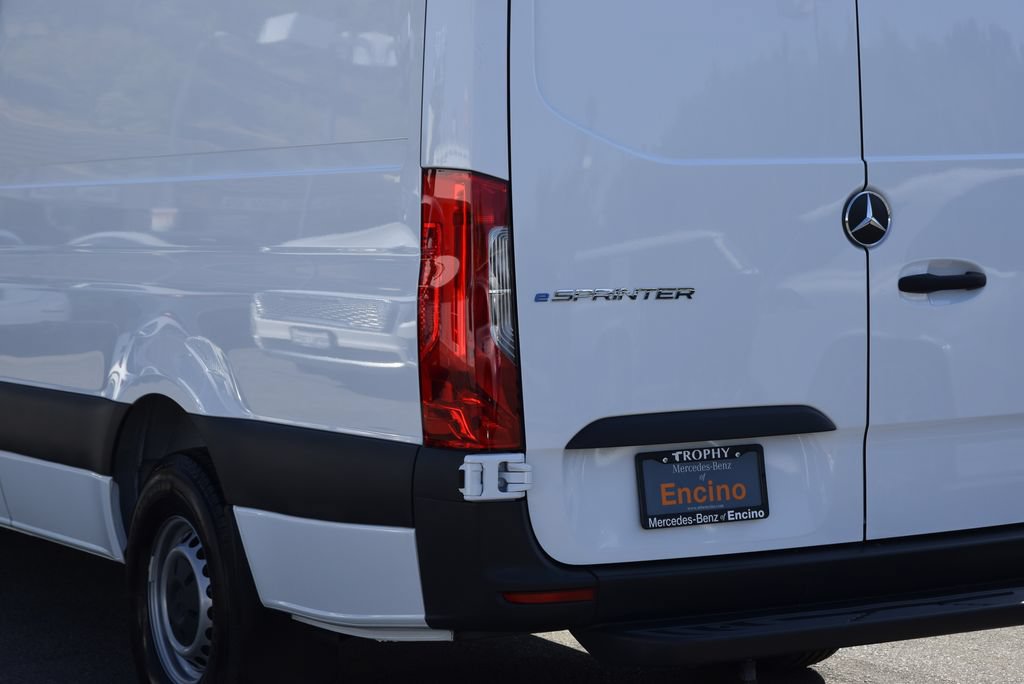 Used 2024 Mercedes-Benz eSprinter 170 Cargo image 5