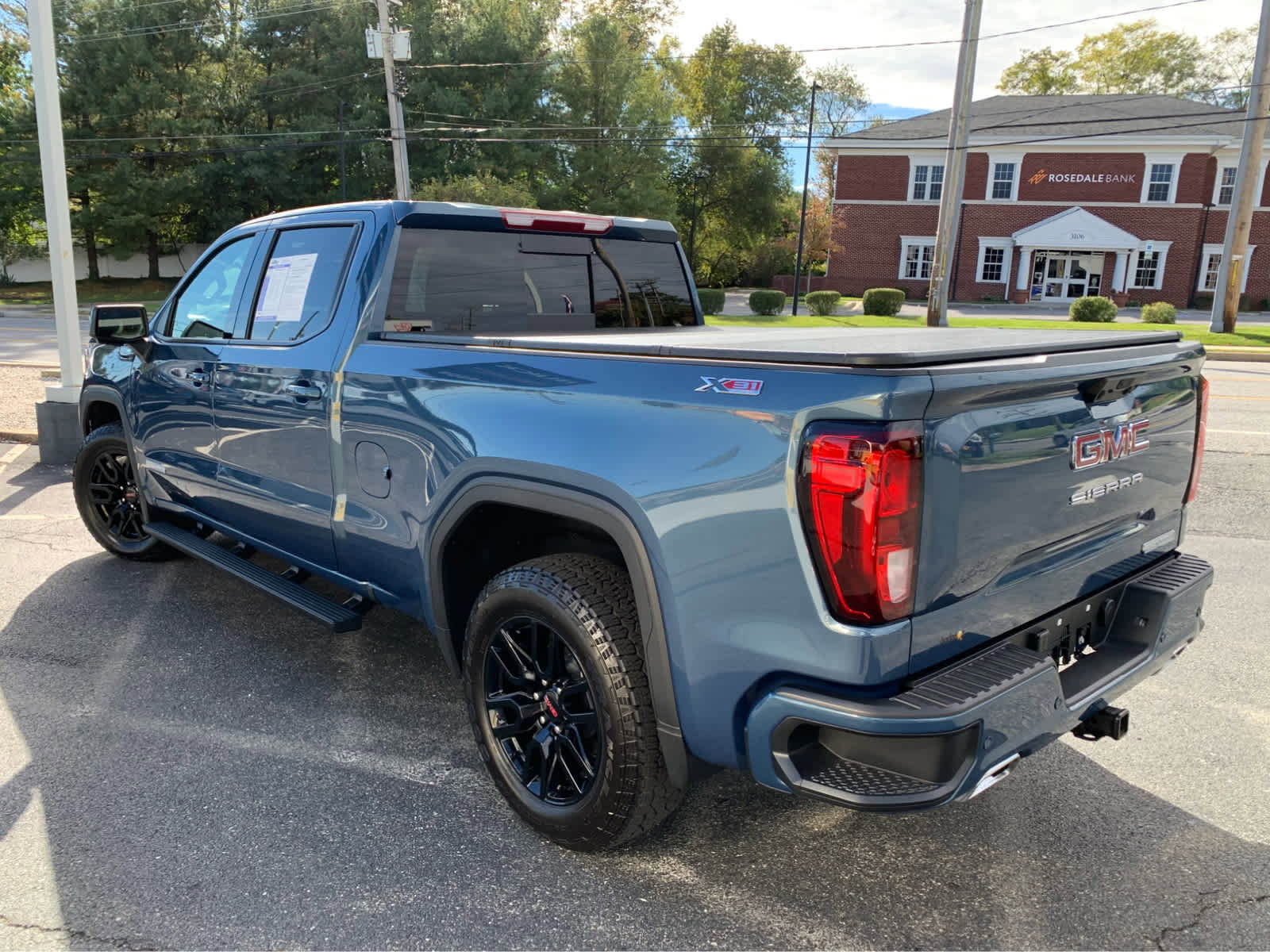 Used 2025 GMC Sierra 1500 Elevation w/ Preferred Package image 3