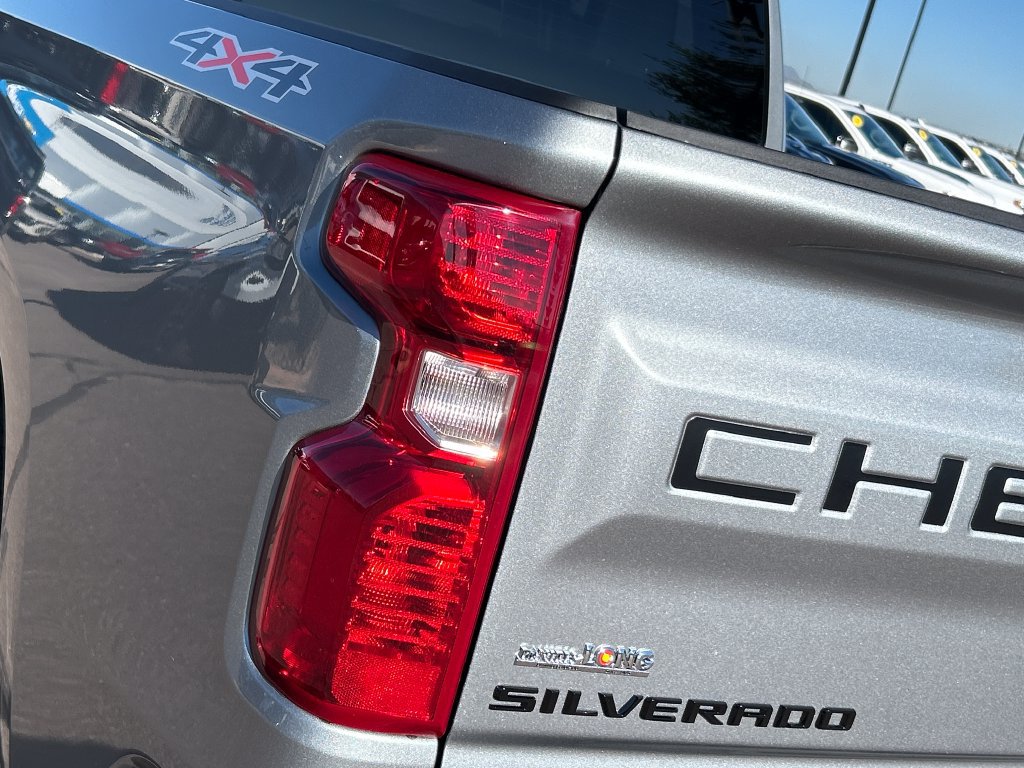 New 2026 Chevrolet Silverado 1500 Custom w/ Turbomax Blackout Package AWD/4WD image 24