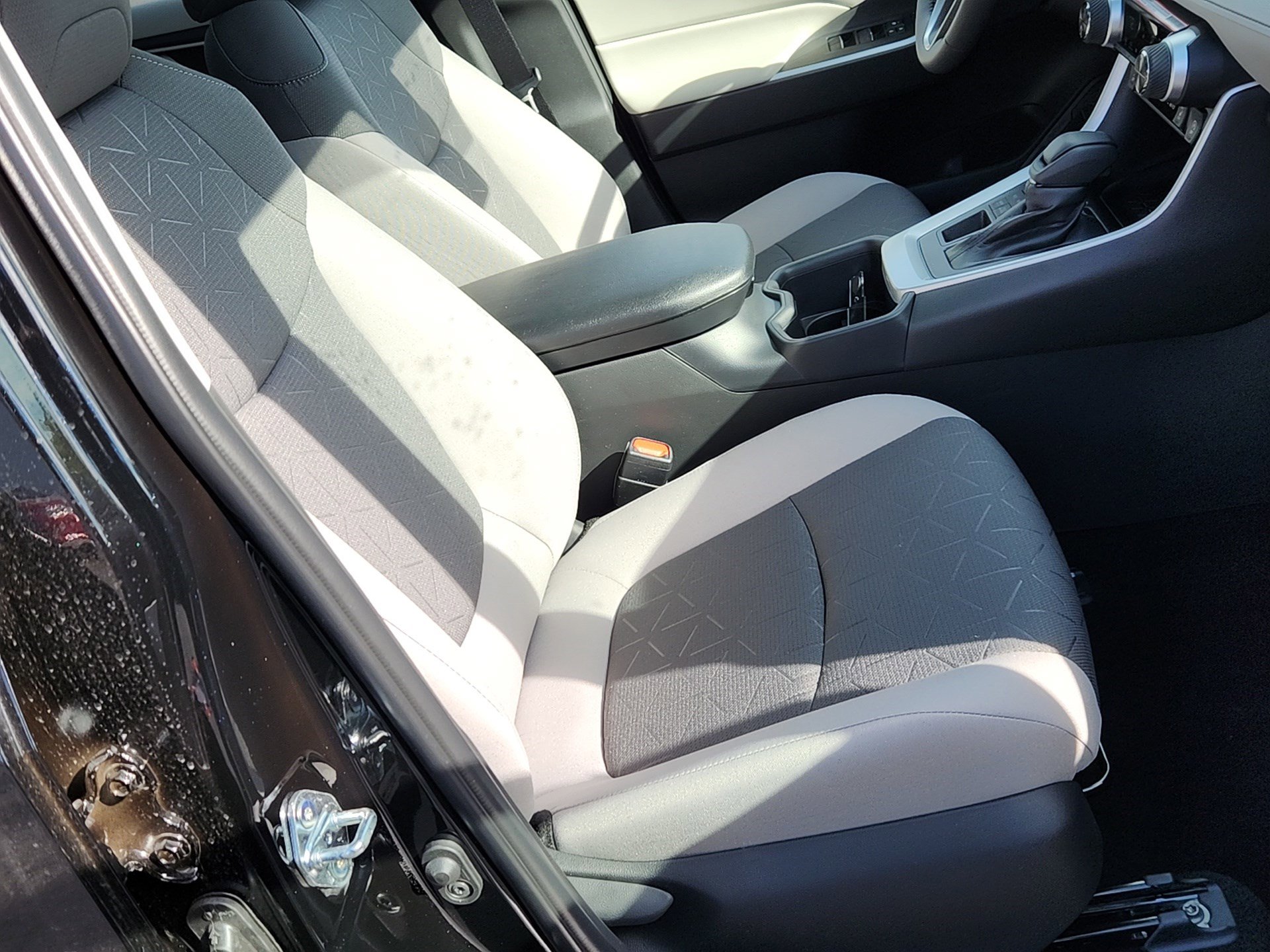 New 2025 Toyota RAV4 XLE image 34