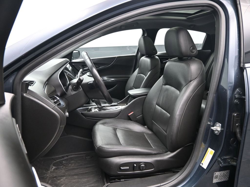 Used 2019 Chevrolet Malibu Premier w/ Sun and Wheel Package image 20
